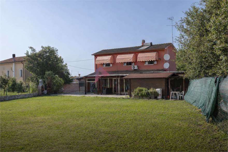 Photo 34
